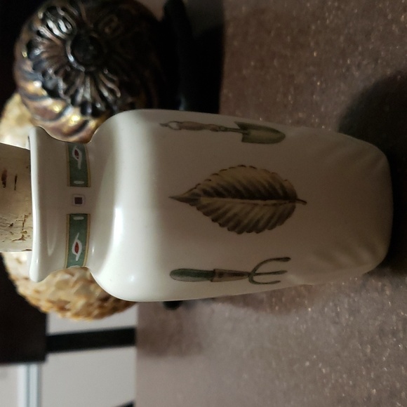 Pfaltzgraff Naturewood spice jar with cork as lid.  THYME. - Picture 2 of 6